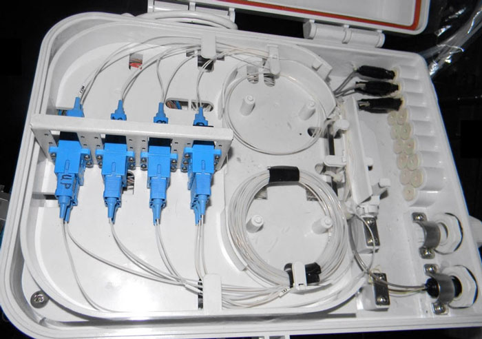 Размещение делителя 1х8 в FTTH/PONBox 16